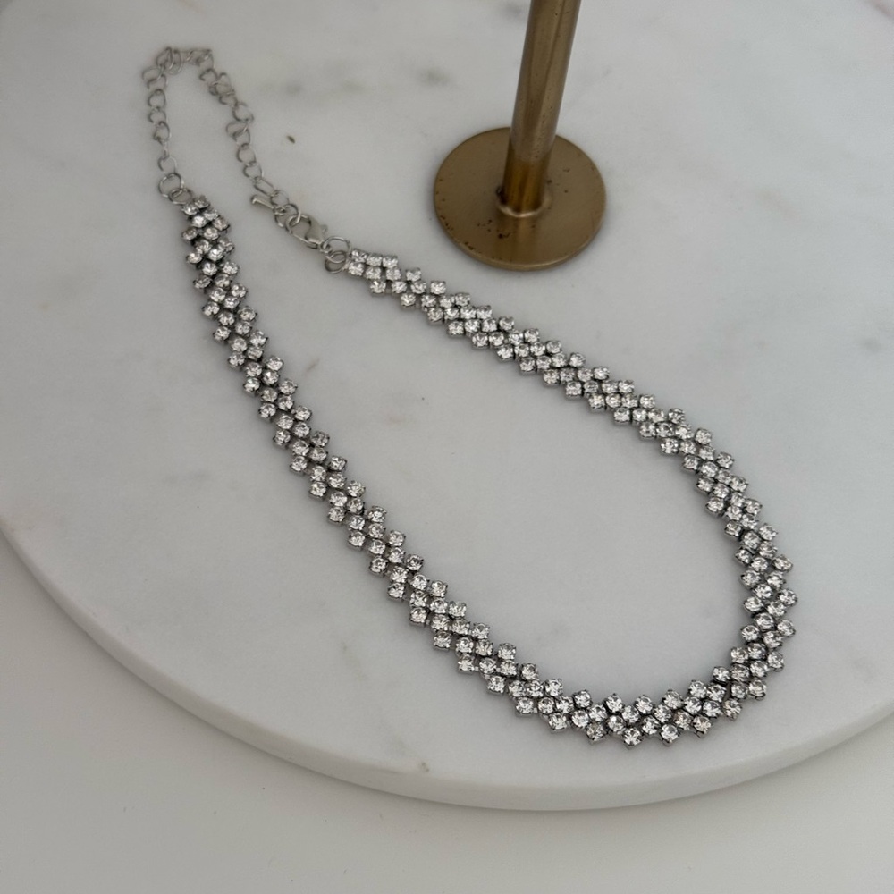 New Elegant Silver Necklace